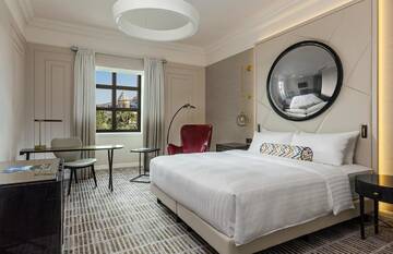 Номер Делюкс с 1 кроватью размера «king-size» в Отеле Tbilisi Marriott Hotel